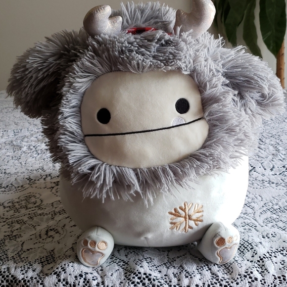 Squishmallow Evita Bigfoot. - Picture 1 of 7